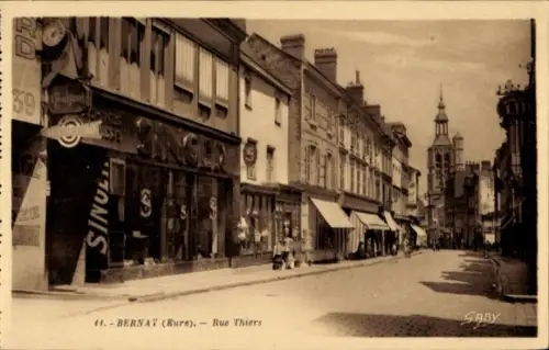 Ak Bernay Eure,  Rue Thiers, Gaby, Jeugeot, SINUE