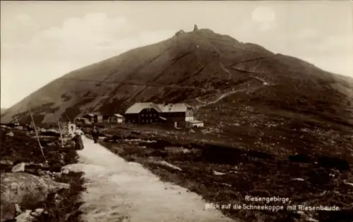 Ak Pec pod Sněžkou Petzer Riesengebirge Reg. Königsgrätz, Riesenbaude, Schneekoppe