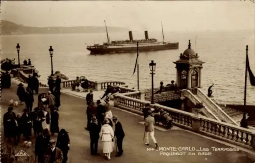 Ak Monte Carlo Monaco, Les Terrasses, Paquebot en Rade
