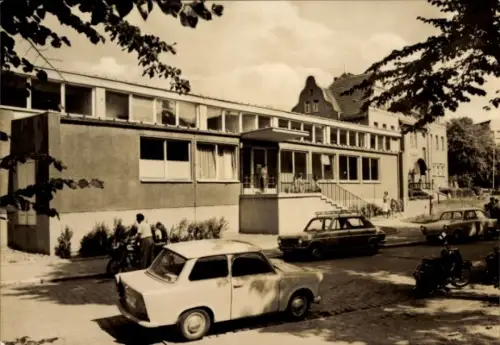 Ak Zeitz im Burgenlandkreis, Volksschwimmhalle