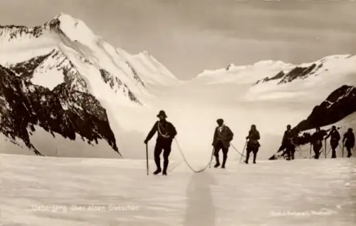Ak Übergang über einen Gletscher