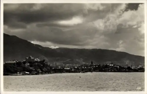 Ak Bergen Norwegen, Blick vom Meer zur Stadt, Panorama