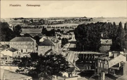 Ak Vouziers Ardennes,  Ostausgang