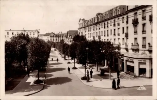 Ak Vittel Lothringen Vosges, Avenue Ambroise Bouloumié, Hôtels, Vittel