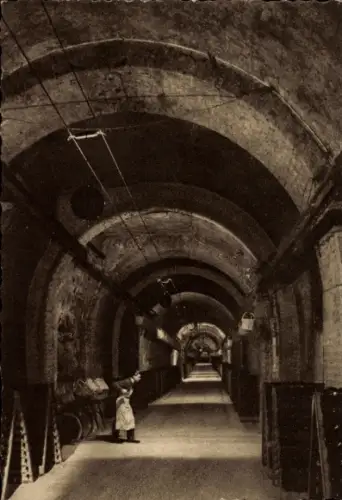 Ak Reims Marne, Champagne Pommery & Greno, Une Galerie