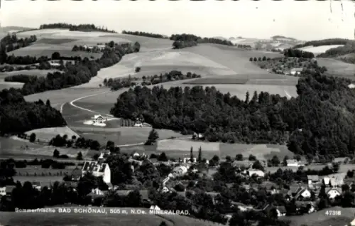 Ak Schönau im Gebirge Bad Schönau Niederösterreich, Panoramalandschaft, Dorf mit Kirche und Häuse