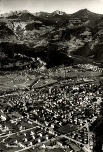 Ak Bludenz Vorarlberg,  Luftaufnahme, Foto Risch Leu, Nr. 33528