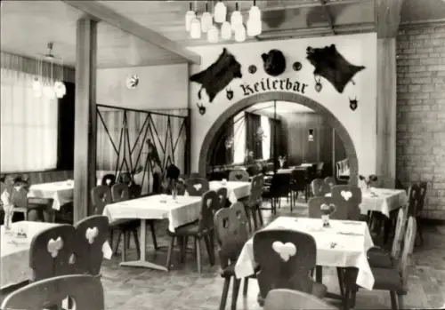 Ak Seega Kyffhäuserland in Thüringen, Innenansicht der Konsum Gaststätte Weidmannsheil, Keilerbar