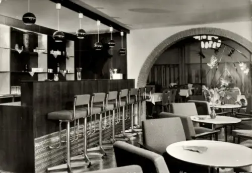 Ak Seega Kyffhäuserland in Thüringen, Konsum-Gaststätte Weidmannsheil, Innenansicht Theke mit Bar