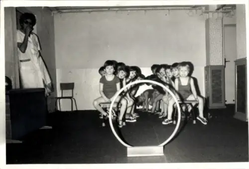 Foto Lutherstadt Wittenberg, Einsatz vom Reifenständer im Kindergarten
