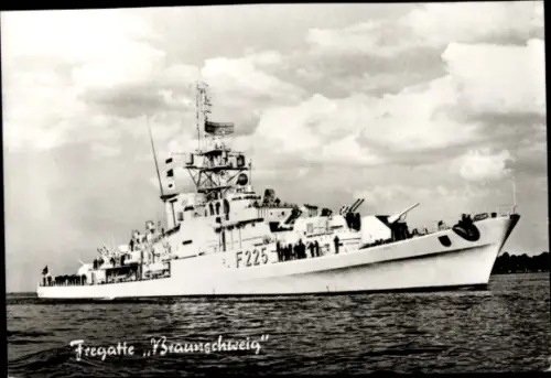 Ak Deutsches Kriegsschiff, Fregatte Braunschweig, F225, Bundesmarine