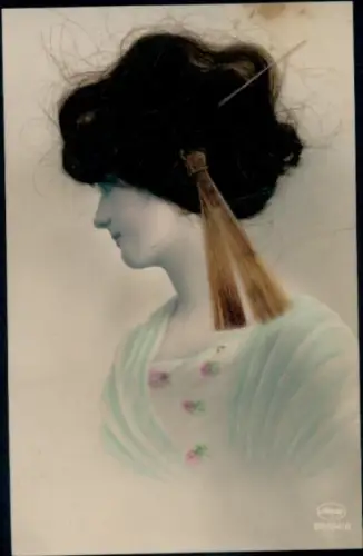 Echthaar Ak Frauenportrait im Profil, Amag 62484/6