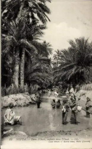 Ak Nefta Tunesien, Dans l'Oasis, enfants dans l'Oued