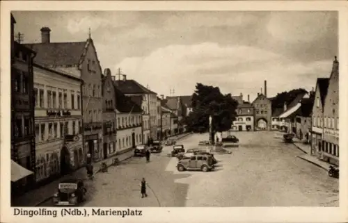 Ak Dingolfing in Niederbayern,  Marienplatz