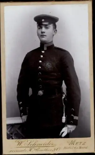 Foto Metz Moselle, Deutscher Soldat in Uniform