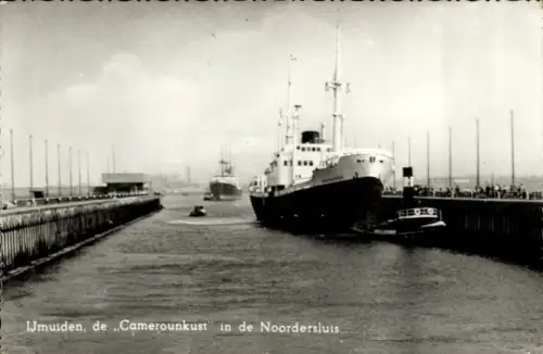 Ak IJmuiden Ymuiden Velsen Nordholland, Camerounkust in de Noordersluis