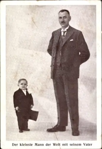 Ak Der kleinste Mann der Welt mit seinem Vater, Schippers v. d. Ville, Zwergen-Stadt