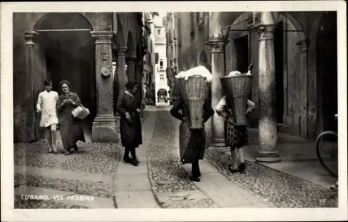 Ak Lugano Kanton Tessin Schweiz, Via Pessina, Passanten, Körbe