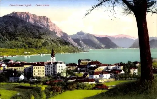 Ak Gmunden Oberösterreich, Blick auf das Salzkammergut und die Stadt