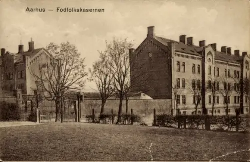Ak Århus Aarhus Dänemark,  Fodfolkskasernen, Kasernentor