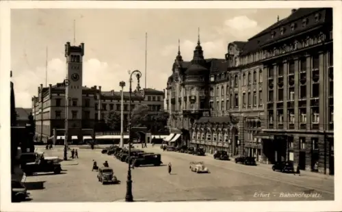 Ak Erfurt in Thüringen, Bahnhofsplatz