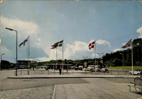 Ak Kruså Krusau Dänemark, Grenze, Fahnen