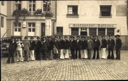 Ak Bern Stadt Schweiz, Restaurant zum Rathaus, Gruppenbild