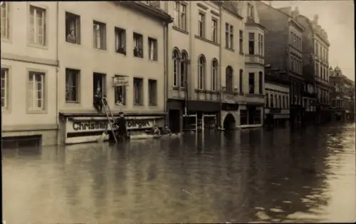 Foto Ak Neuwied am Rhein, Hochwasser, Geschäft Christian Ellenberger