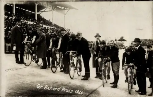 Foto Ak Berlin Charlottenburg, Olympiabahn, Gr. Rekord-Preis 1920, Rennfahrer am Start, Weiß, Wittig