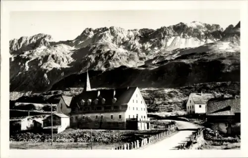 Ak St. Christoph St. Anton am Arlberg in Tirol, Partie vom Ort mit Gebirge