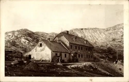 Ak Steiermark Österreich, Hochschwab, Berghaus/Schutzhütte des Touristenklubs, Nebengebäude, fels