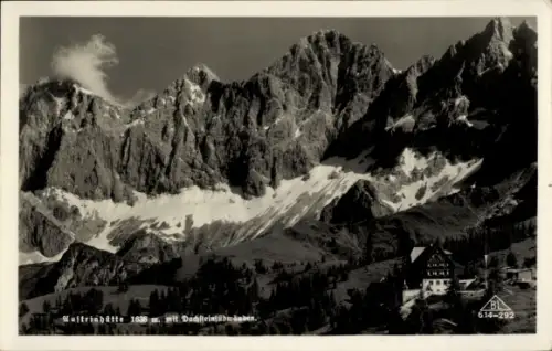 Ak Ramsau am Dachstein Steiermark, Austriahütte am Brandriedel, Steile Felswände mit Schneefelder