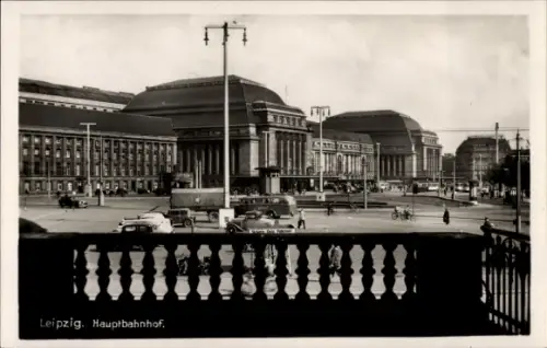 Ak Leipzig, Straßenleben vor dem Hauptbahnhof