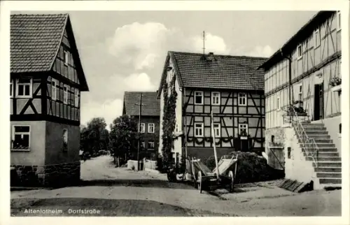 Ak Altenlotheim Frankenau in Hessen, Altenlotheim, Dorfstraße, Fachwerkhäuser, Karren