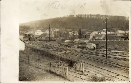 Foto Ak Walcourt Wallonien Namur, Teilansicht, Bahnanlagen, 1. WK