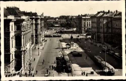 Ak Wien 3. Landstraße Österreich, Schwarzenberg Platz, Straßenbahnen, Passanten, Denkmal, Schloss