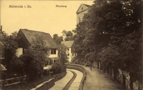 Ak Mittweida in Sachsen, Blick zum Pfarrberg, Straßenpartie