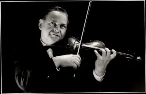 Foto Geiger, Musiker mit Geige, Portrait