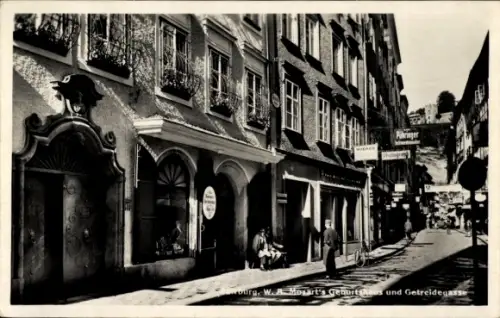Ak Salzburg in Österreich, Mozart's Geburtshaus und Getreidegasse