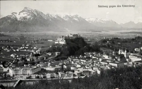 Ak Salzburg in Österreich, Panoramablick auf  Untersberg im Hintergrund, Schwarz-Weiß-Foto