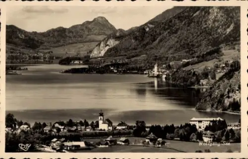 Ak St. Wolfgang am Wolfgangsee Oberösterreich, See mit umliegenden Dörfern, sichtbare Dorfkirche 