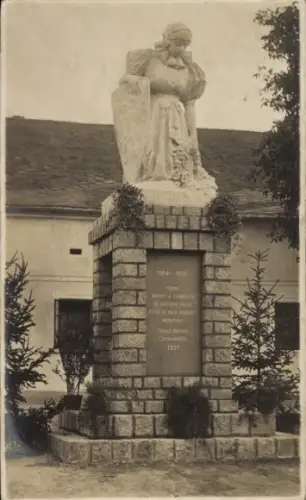 Foto Ak Chvalkovice Chwalkowitz Region Königgrätz, Kriegerdenkmal 1914-1918