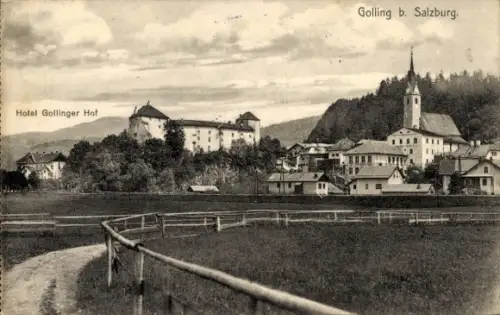 Ak Golling an der Salzach in Salzburg, Weg mit Holzzaun, Wiese, schlossartige Anlage, Kirchturm, 
