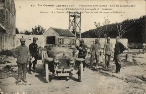 Ak Chaucoin Seine et Marne, Colonel d'Etat Major entoure d'ambulanciers Francais et Allemands