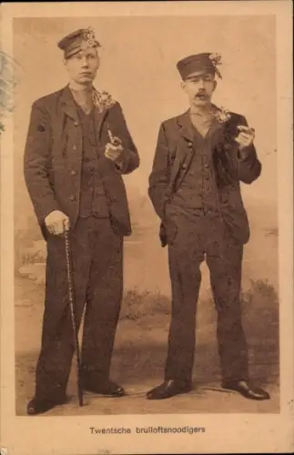 Ak Twentsche bruiloftsnoodigers, Niederländische Tracht