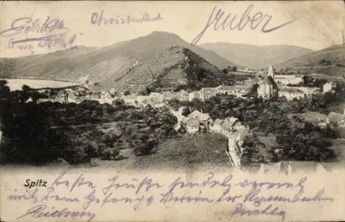 Ak Spitz an der Donau Niederösterreich, Kirche, Häuserzeilen, terrassierte Weinberge, Fluss, Hüge