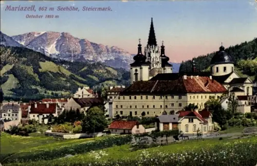 Ak Mariazell Steiermark, Kirche mit hohem Turm, Kuppel, Klostergebäude, Wohnhäuser, Alpen mit Sch