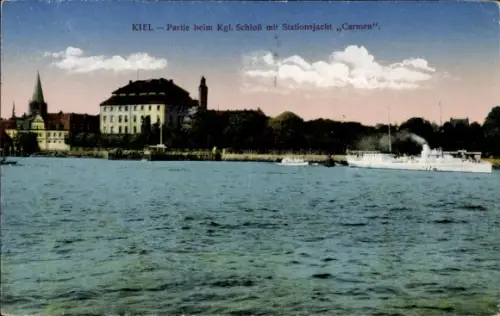 Ak Kiel in Schleswig Holstein, beim Königlichen Schloss mit Stationsyacht Carmen, Torpedoboot