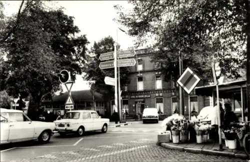 Ak Terborg Gelderland, Straßenpartie, Autos