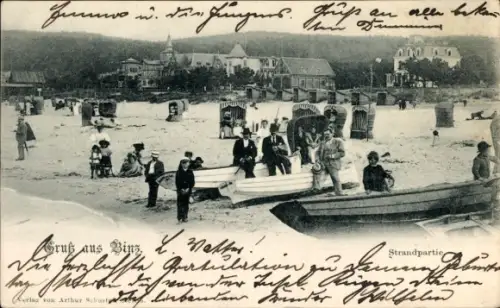 Ak Ostseebad Binz auf Rügen, Badegäste am Strand, Boote, Strandkörbe